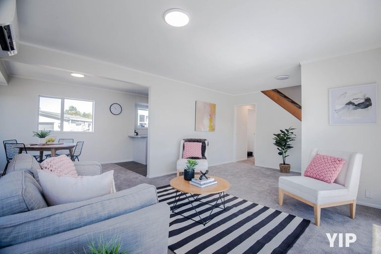 Photo of property in 12 Maraval Crescent, Grenada Village, Wellington, 6037