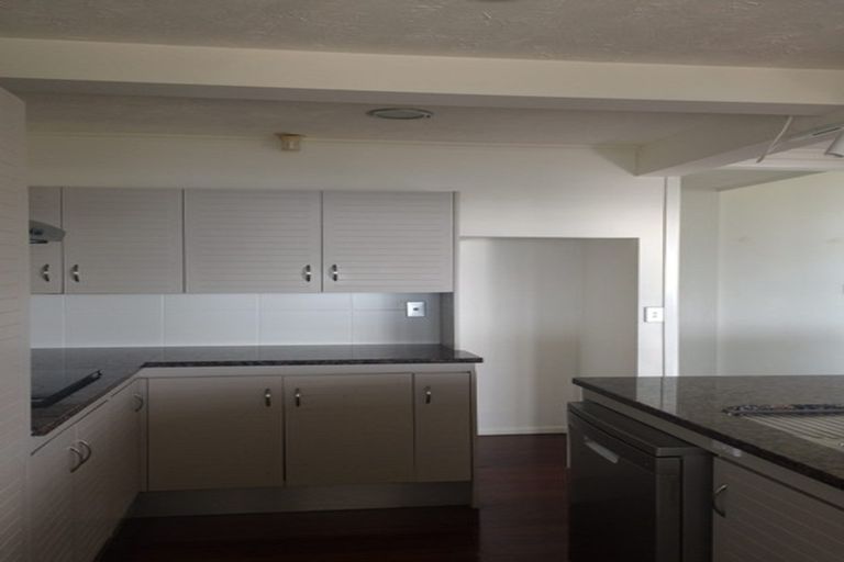 Photo of property in 23 Churchill Road, Murrays Bay, Auckland, 0630