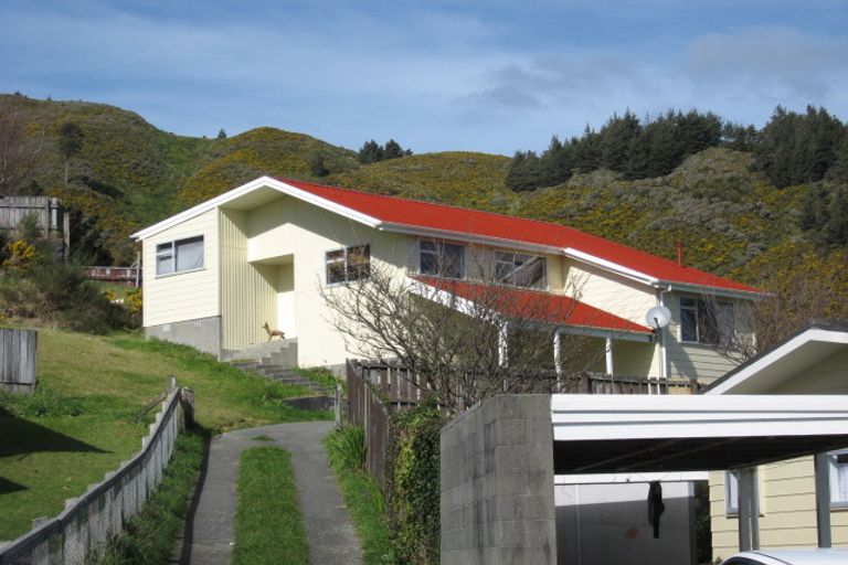 Photo of property in 6 Tyrone Grove, Wainuiomata, Lower Hutt, 5014