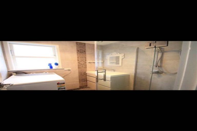 Photo of property in 19 Segedin Place, Glenfield, Auckland, 0629