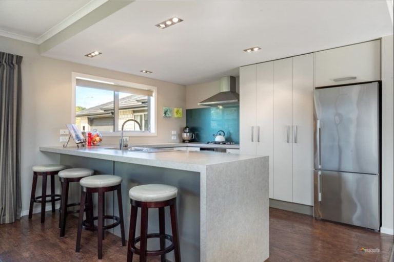 Photo of property in 14 Jade Crescent, Timberlea, Upper Hutt, 5018