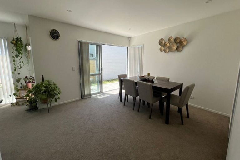 Photo of property in 10 Aeronautic Road, Takanini, 2112