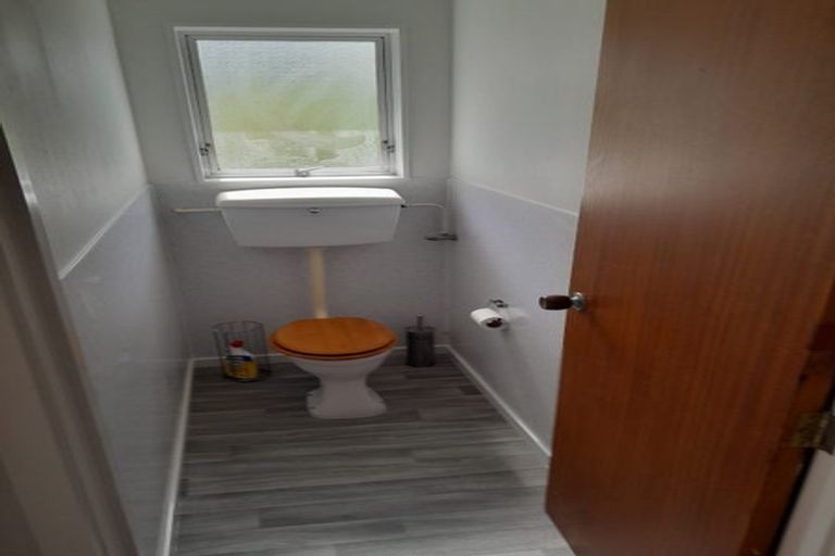 Photo of property in 1/2 Northwick Place, Hillcrest, Auckland, 0627