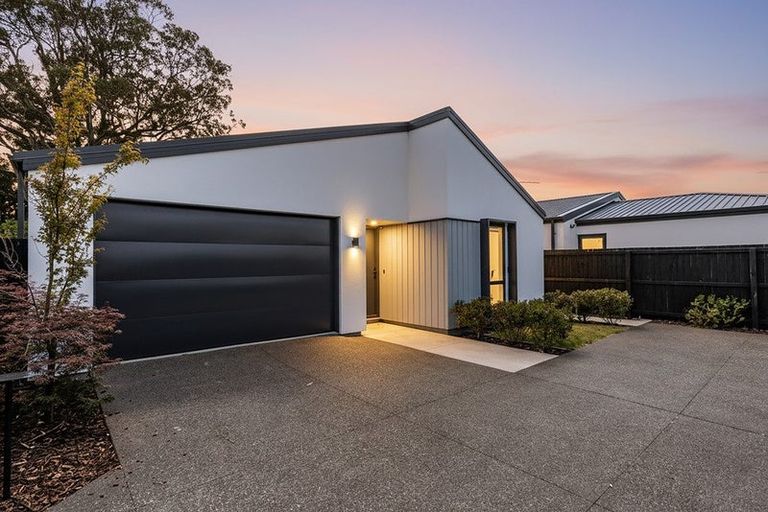 Photo of property in 12 Horoeka Street, Avonhead, Christchurch, 8042