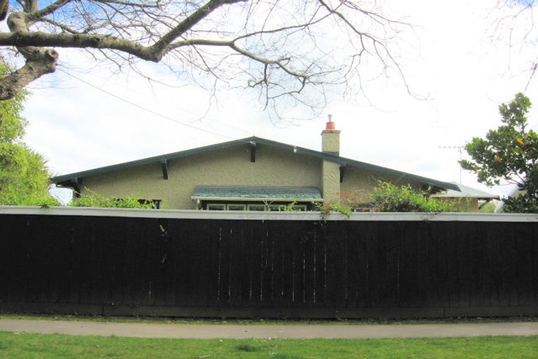 Photo of property in 14 Selwyn Crescent, College Estate, Whanganui, 4500