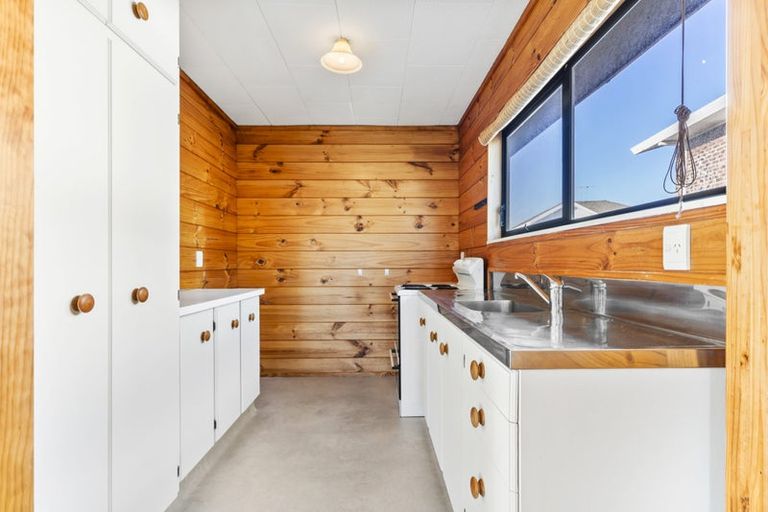 Photo of property in 10 Eastern Beach Road, Eastern Beach, Auckland, 2012