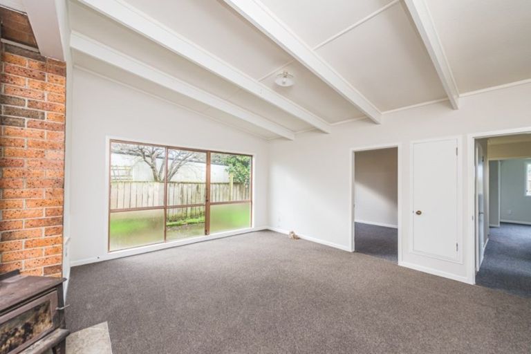 Photo of property in 32 Miro Street, Castlecliff, Whanganui, 4501