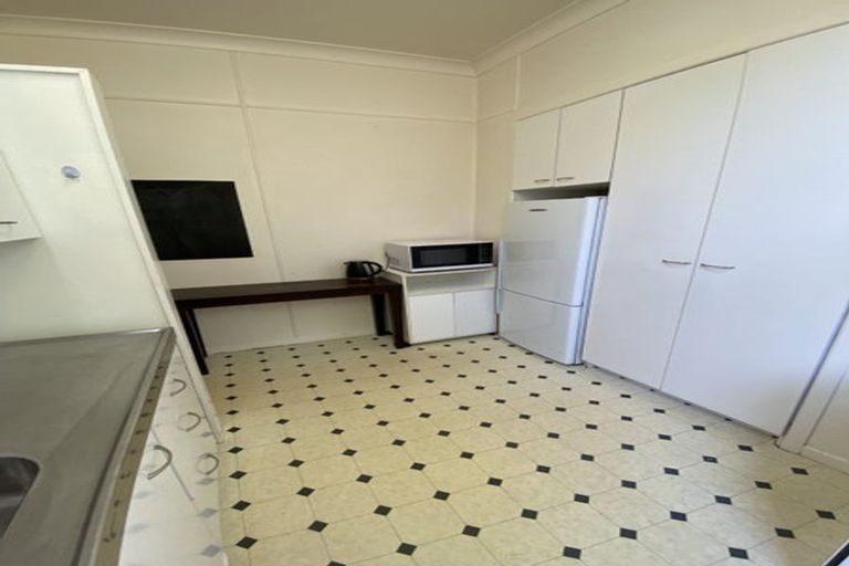 Photo of property in 183 Glenmore Street, Kelburn, Wellington, 6012