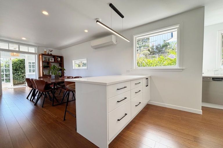 Photo of property in 108 Dyers Pass Road, Cashmere, Christchurch, 8022