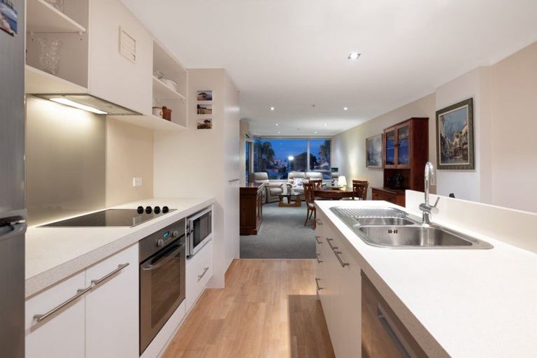 Photo of property in Algarve Apartments, 305/332 Maunganui Road, Mount Maunganui, 3116