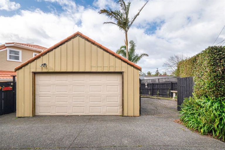 Photo of property in 113 Carlisle Road, Torbay, Auckland, 0632