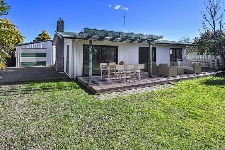 Photo of property in 1 Breadalbane Road, Havelock North, 4130