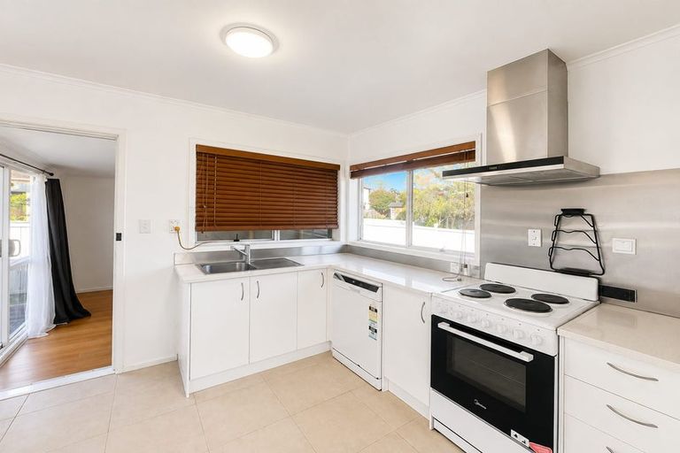 Photo of property in 1/10 Ballater Place, Highland Park, Auckland, 2010