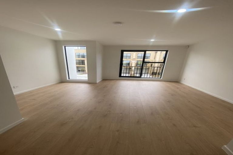 Photo of property in 15 Falcon Crescent, Hobsonville, Auckland, 0618