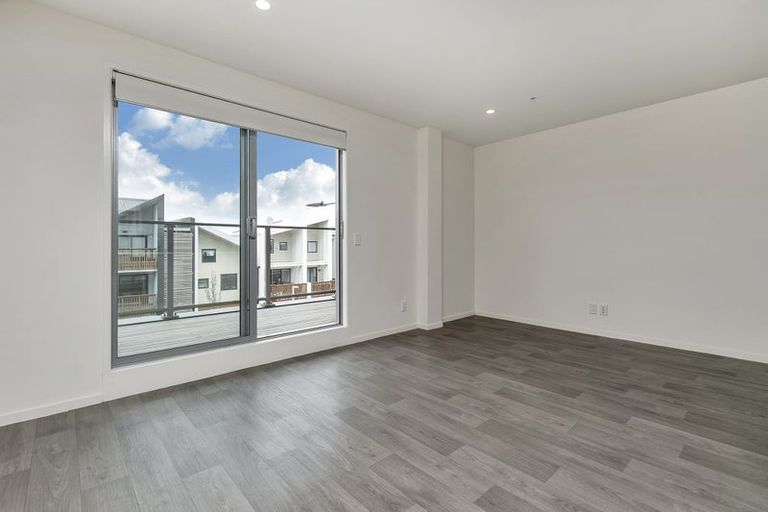 Photo of property in 301/160b Hobsonville Point Road, Hobsonville, Auckland, 0616