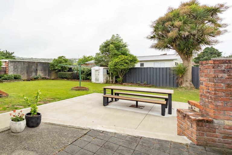 Photo of property in 6 Burns Grove, Trentham, Upper Hutt, 5018