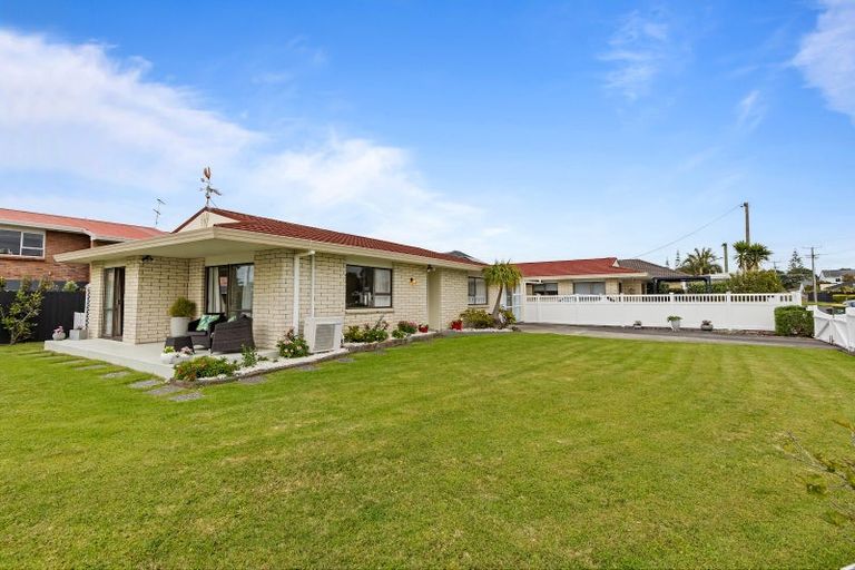 Photo of property in 1/20 Pine Road, Orewa, 0931
