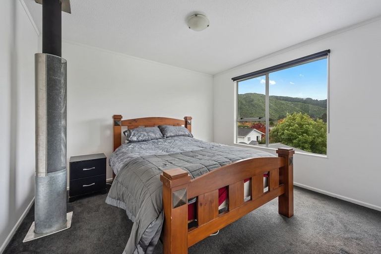 Photo of property in 21 Amber Grove, Birchville, Upper Hutt, 5018