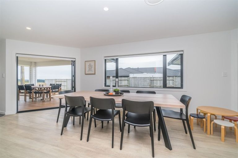 Photo of property in 21 Silicon Way, Fitzherbert, Palmerston North, 4410