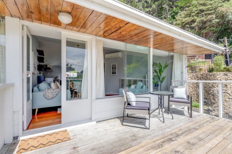 Photo of property in 5 Waerenga Road, Days Bay, Lower Hutt, 5013