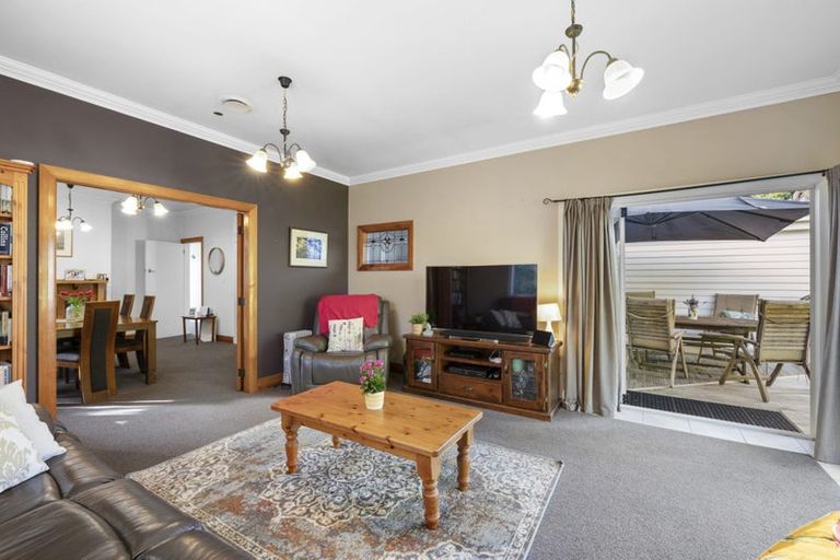 Photo of property in 15 Burns Street, Westown, New Plymouth, 4310