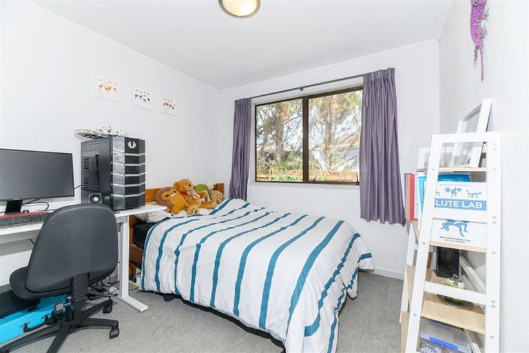 Photo of property in 1/10 Hillman Place, Ranui, Auckland, 0612