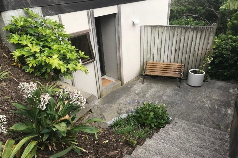 Photo of property in 6 Hawick Street, Karori, Wellington, 6012