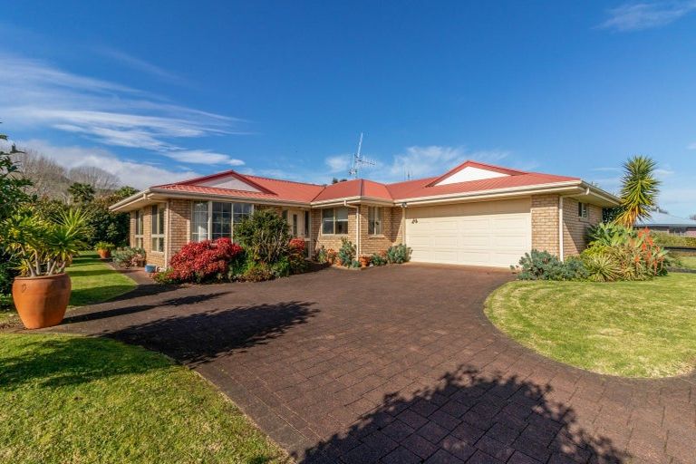 Photo of property in 43 Thames Road, Paeroa, 3600
