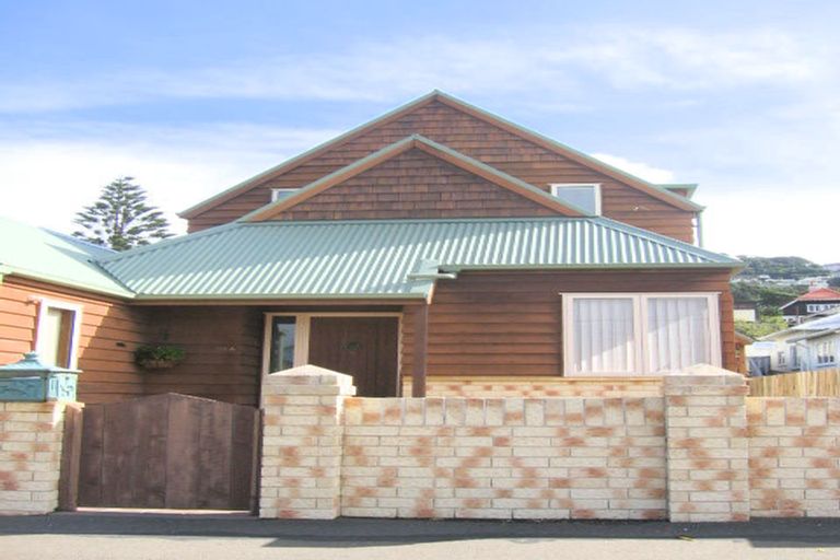 Photo of property in 60a Freyberg Street, Lyall Bay, Wellington, 6022