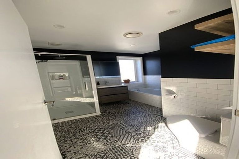 Photo of property in 154 Severn Street, Island Bay, Wellington, 6023