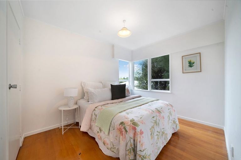 Photo of property in 174 Don Buck Road, Massey, Auckland, 0614