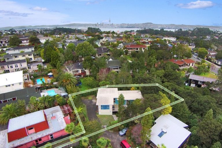 Photo of property in 18 Barlow Place, Chatswood, Auckland, 0626