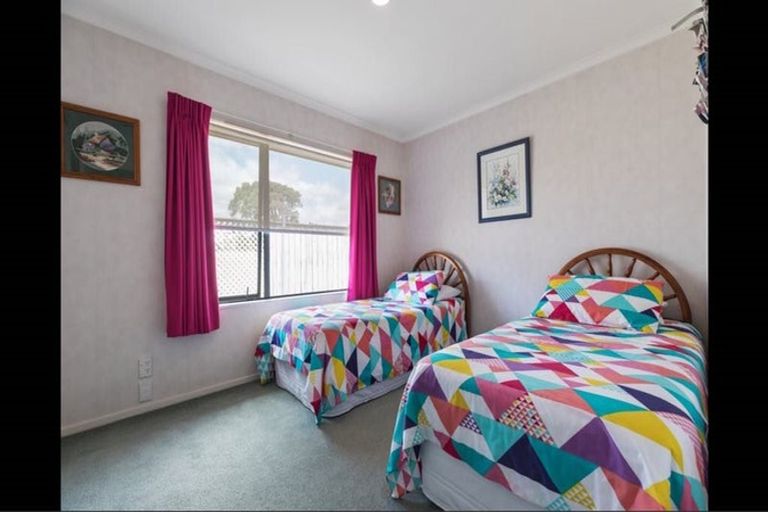 Photo of property in 34 Blackwood Drive, Wattle Downs, Auckland, 2103