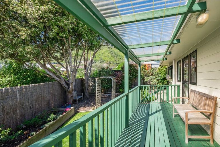 Photo of property in 28 Matenga Street, Waikanae, 5036