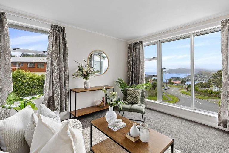Photo of property in 45 Hiwi Crescent, Titahi Bay, Porirua, 5022