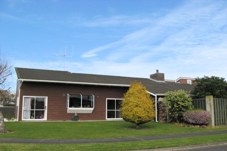 Photo of property in 8 Akepiro Place, Tawhero, Whanganui, 4501