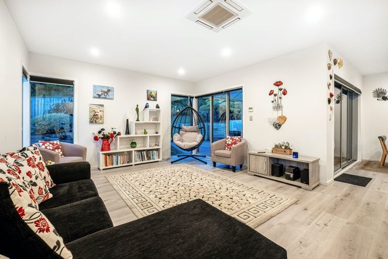 Photo of property in 98 Aotea Drive, Aotea, Porirua, 5024