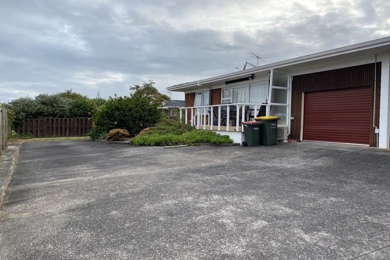 Photo of property in 2/32 Highland Park Drive, Highland Park, Auckland, 2010