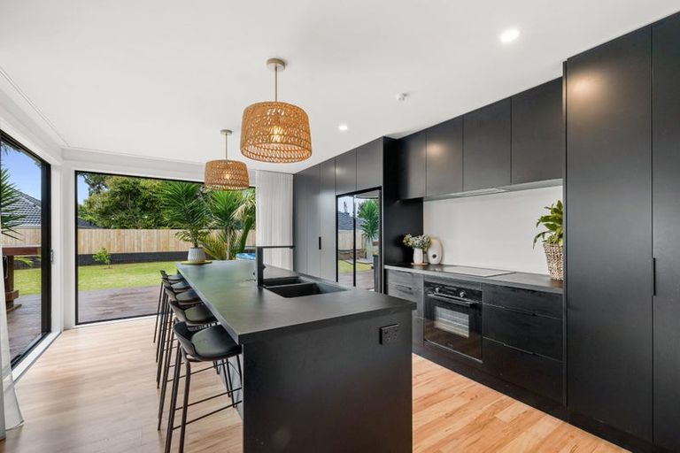 Photo of property in 145 Seaview Road, Westown, New Plymouth, 4310