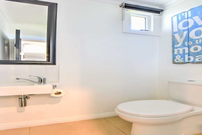 Photo of property in 101 Seaward Road, Edendale, 9825