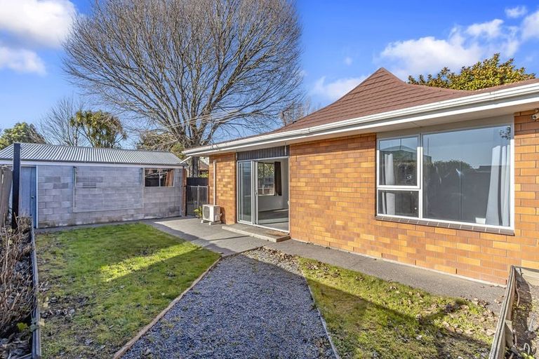 Photo of property in 2/110b Withells Road, Avonhead, Christchurch, 8042