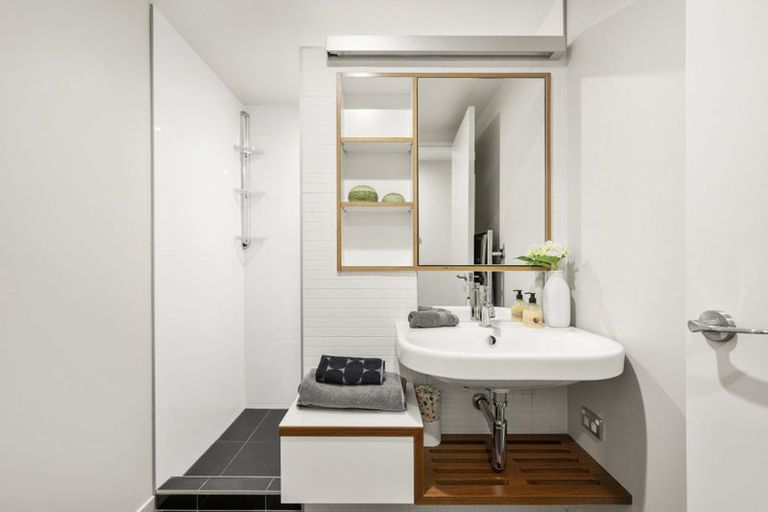 Photo of property in Piermont Apartments, 4c/82 Cable Street, Te Aro, Wellington, 6011