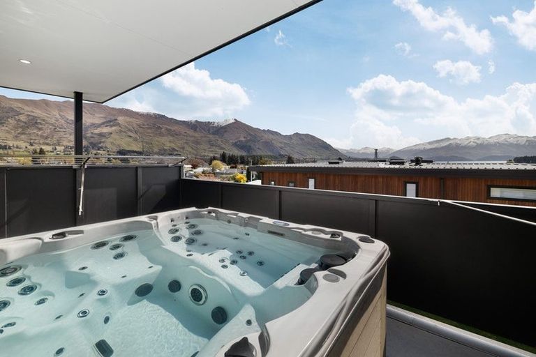 Photo of property in 14 Primary Lane, Wanaka, 9305