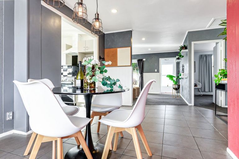 Photo of property in 98 Storey Avenue, Forest Lake, Hamilton, 3200