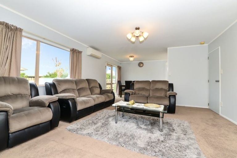 Photo of property in 37 Lloyd Drive, Nawton, Hamilton, 3200