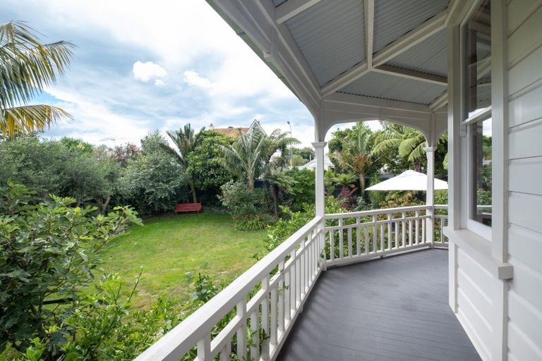 Photo of property in 29 Cameron Road, Bluff Hill, Napier, 4110
