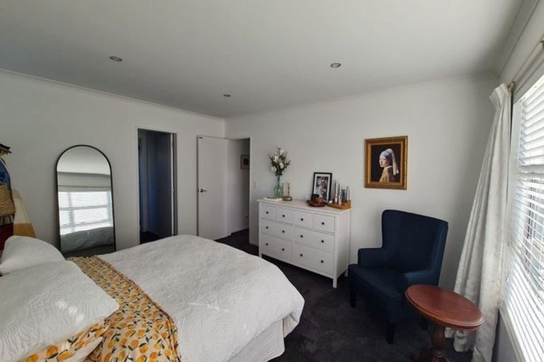 Photo of property in 90a Endeavour Drive, Whitby, Porirua, 5024