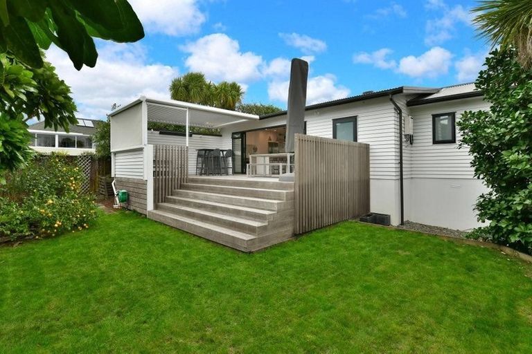 Photo of property in 1/49 Roseberry Avenue, Birkenhead, Auckland, 0626