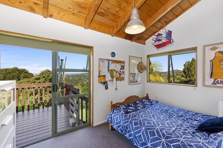 Photo of property in 300 Forest Hill Road, Waiatarua, Auckland, 0612