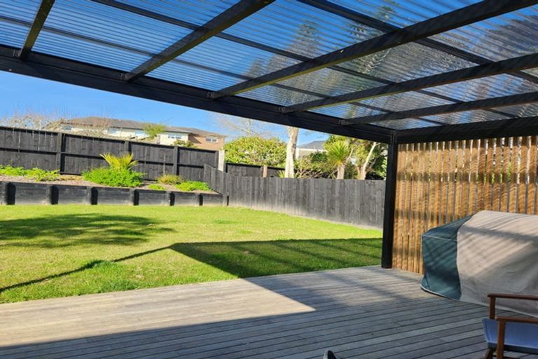Photo of property in 23a Oscar Road, Greenhithe, Auckland, 0632
